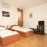 Apartment With Wifi Komiza, Vis - 8911 Komiza