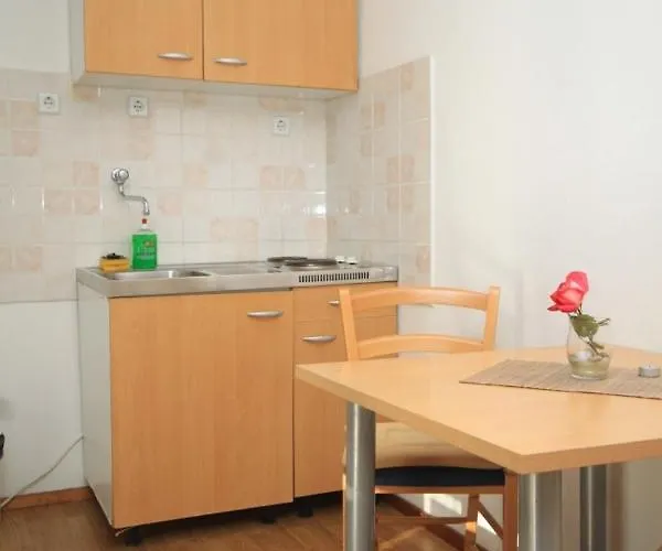 With Wifi Komiza, Vis - 8911 Apartamento
