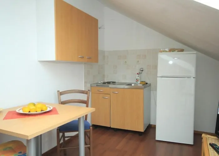 With Wifi Komiza, Vis - 8911 Apartamento